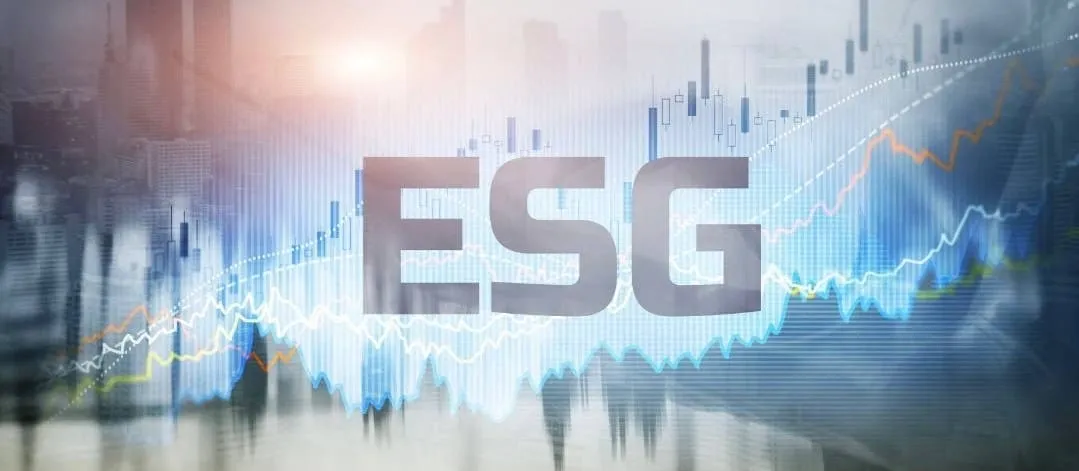 What are the dis/advantages of managing ESG Data?